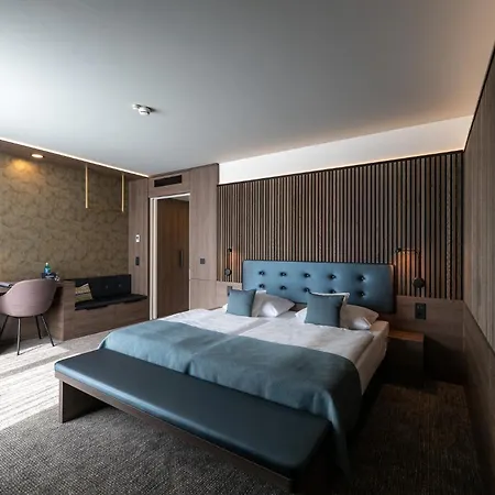 Stadthotel 3*