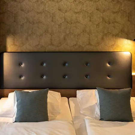 Stadthotel Hotel 3*
